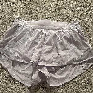 EUC lululemon 2.5 inch hotty hot short in light purple